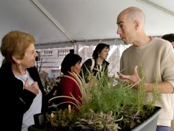 Exhibitor shows his project at Baum Forum Schools Food and Gardening